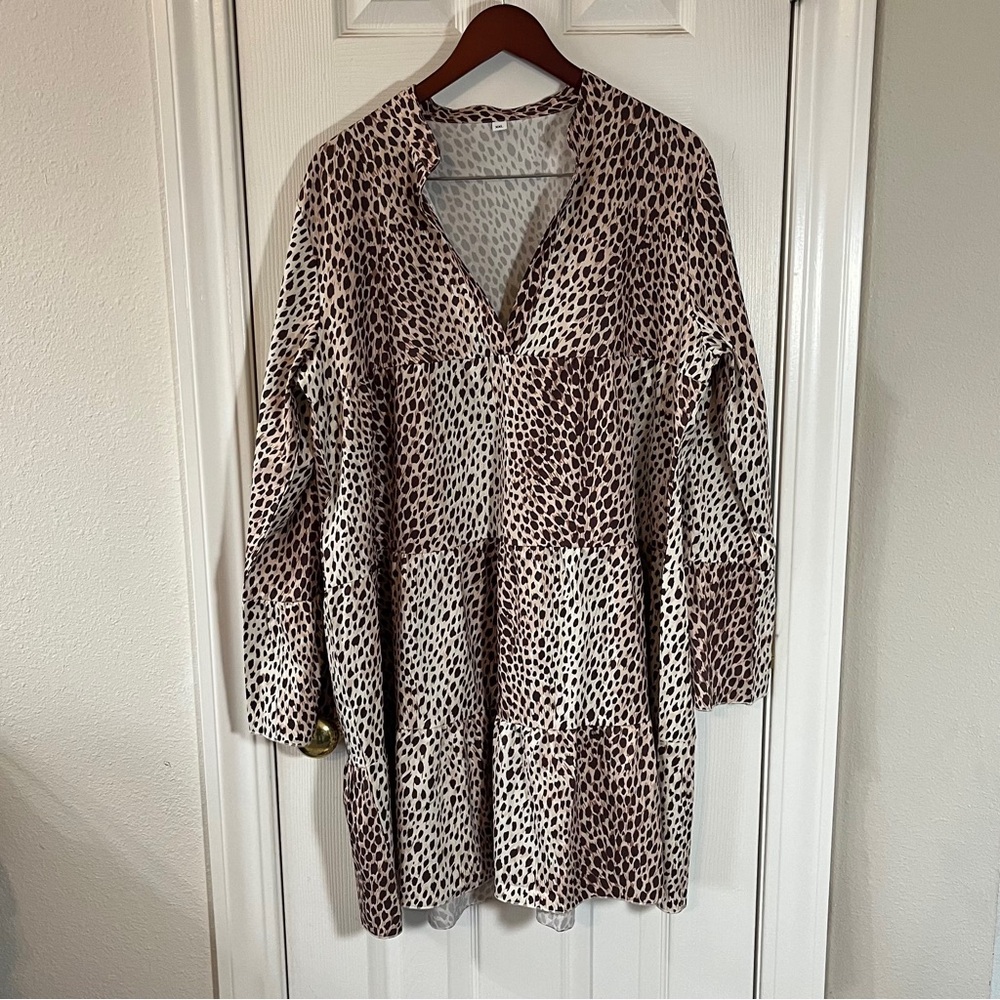 Animal Print Tunic/dress,unbranded, XXL, slinky fabric,never worn,Tiered skirt